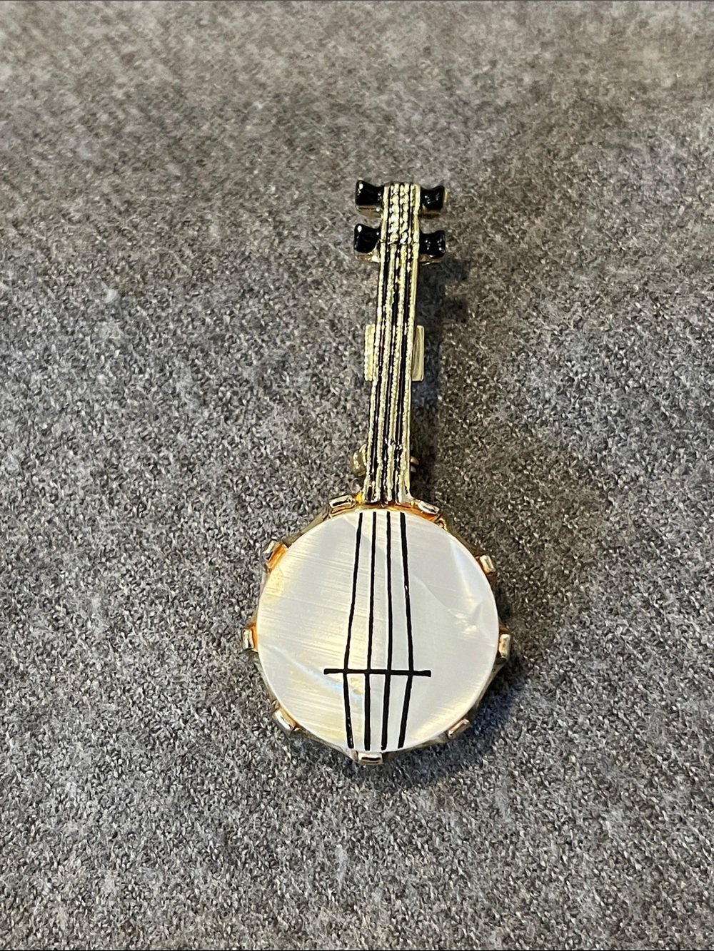 Goldtone MOP Banjo Brooch - Picture 1 of 7